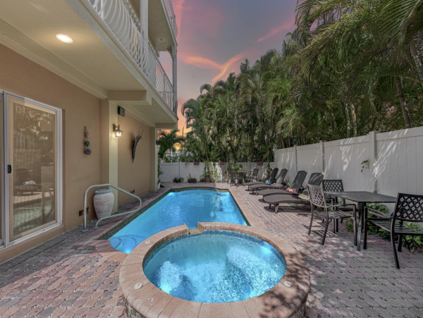 Luxury Anna Maria Island Vacation Home Sleeps 8